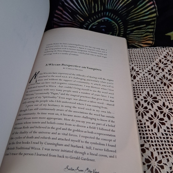 Pair Of Vampire Books Pictures And Lore David J. Skal And Michelle Belanger Used - Picture 9 of 16